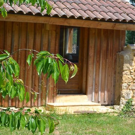 La Ferme De Cagnolle Hotell Saint-Amand-de-Belvès Exteriör bild