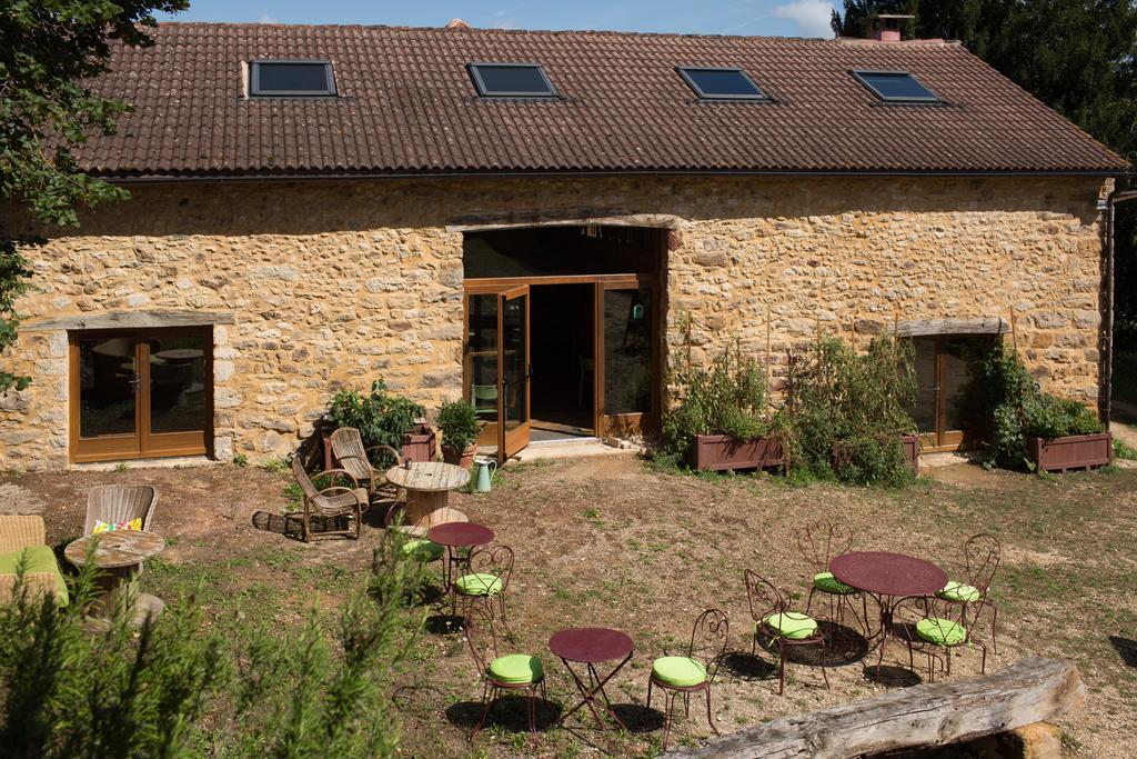 La Ferme De Cagnolle Hotell Saint-Amand-de-Belvès Exteriör bild