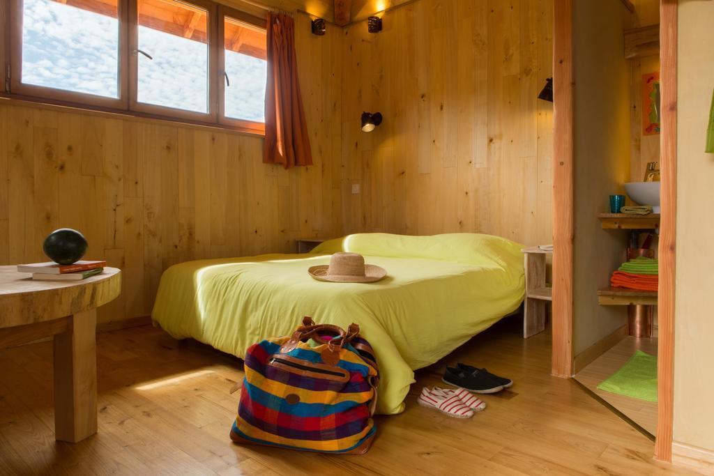 La Ferme De Cagnolle Hotell Saint-Amand-de-Belvès Exteriör bild