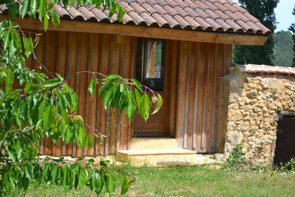 La Ferme De Cagnolle Hotell Saint-Amand-de-Belvès Exteriör bild