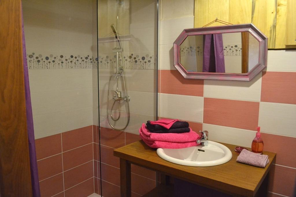 La Ferme De Cagnolle Hotell Saint-Amand-de-Belvès Exteriör bild
